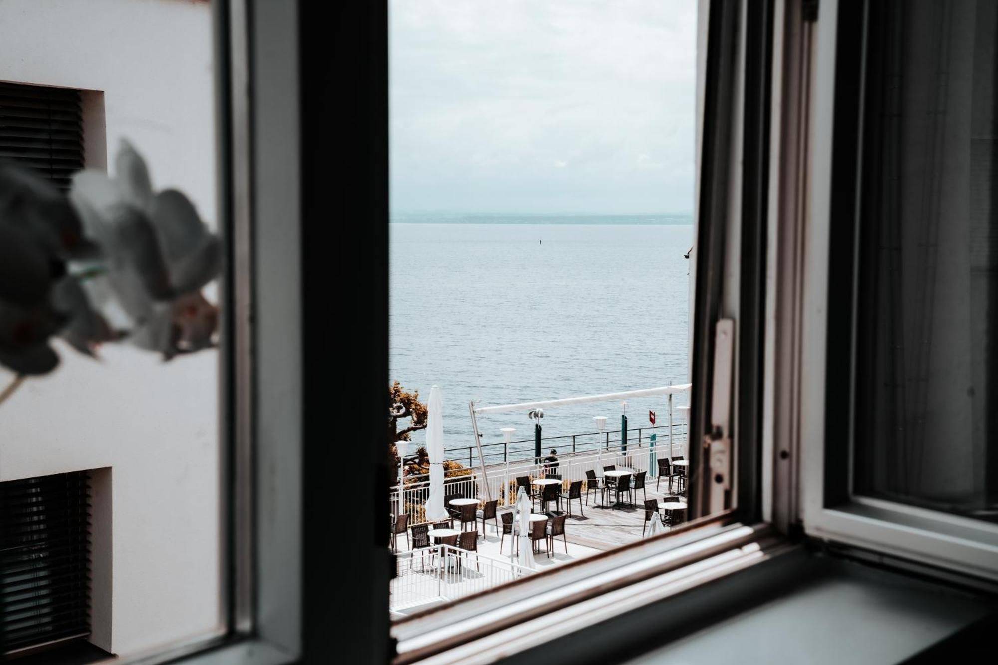 Ferienwohnung Ella - Direkt Am Bodensee Friedrichshafen Exterior foto