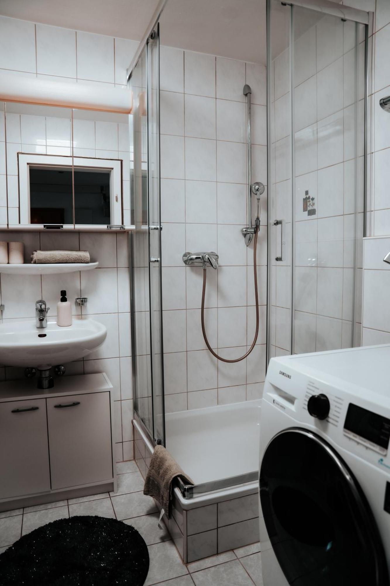 Ferienwohnung Ella - Direkt Am Bodensee Friedrichshafen Exterior foto